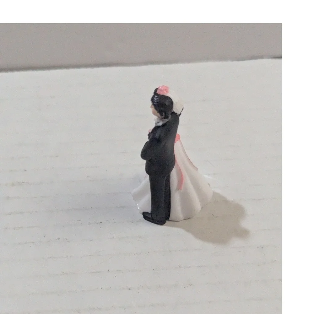 Bride and Groom Wedding Cake Topper Figures 2